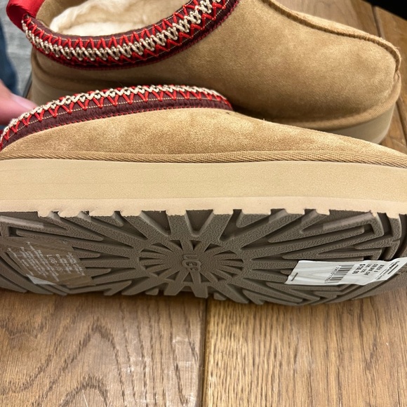 Size 6 Ugg Tazz slipper Chestnut - Picture 2 of 3